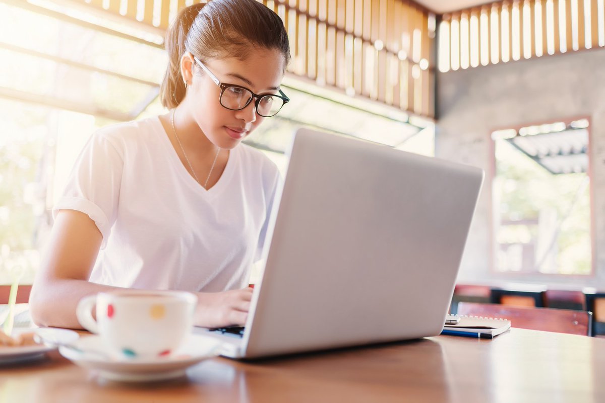 coursera's tweet photo. Interested in a top-10 online graduate engineering program? Learn more about @ASU’s Master of Computer Science degree in this live webinar on October 22. https://t.co/wIc7r7tfq2 https://t.co/Qv7yrAX0F3