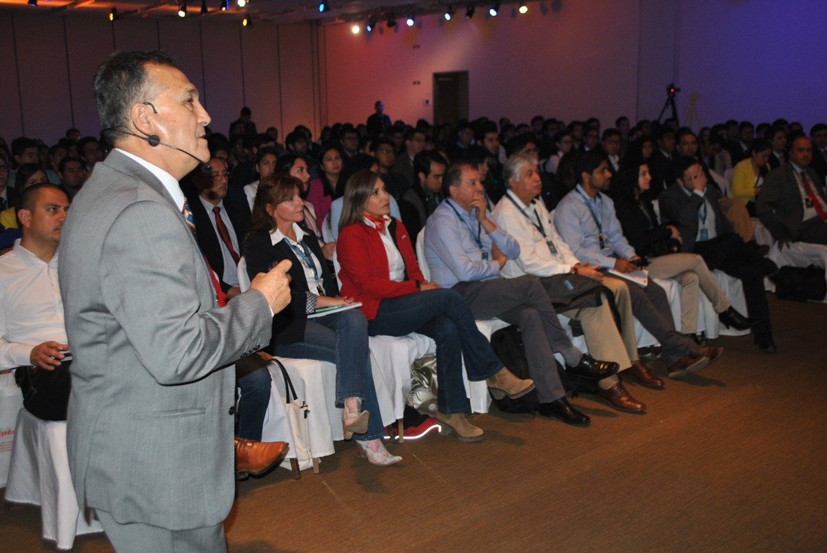 En el último Coloquio Minero <a href="/dimin_uda/">Coloquio Minero</a> , el Gte. Gral. de <a href="/caseroneschile/">Caserones</a> ,Hugo Herrera, expuso sobre los desafíos de la minería de baja ley: "Somos conscientes de la importancia que tiene la automatización en la minería del futuro”. Conoce más aquí ▶️ caserones.cl/hugo-herrera-g…