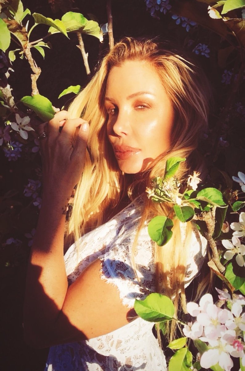 CharisB's tweet image. 