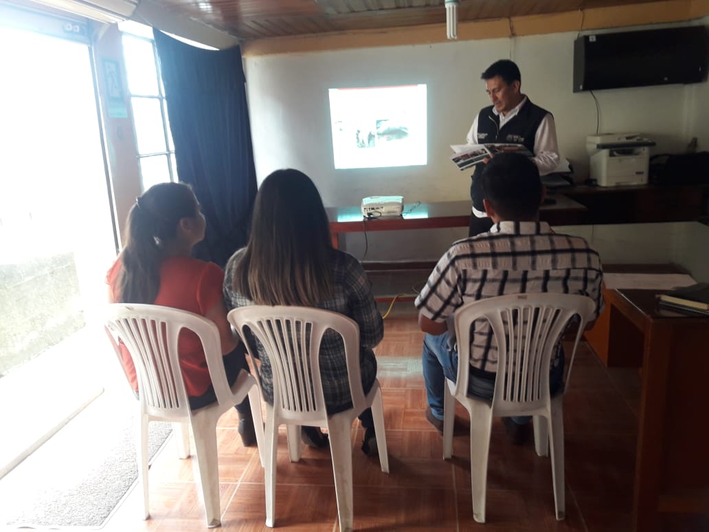 AgrocalidadZ7's tweet photo. #ZamoraChinchipe | #Agrocalidad capacitó en formación de sensores epidemiológicos a los representantes del ministerio del interior del cantón Chinchipe. #JuntosPorElAgro https://t.co/JAX0byOtpH