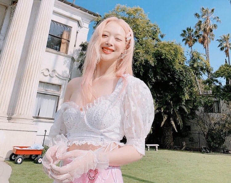 SuperMGlobal's tweet photo. Today we lost a talented &amp; beautiful inspiring angel. We will always remember your voice, your laugh and your smile. Thanks for sharing your talent with us. May your finally Rest In Peace. We will always love &amp; miss you. Heaven has gain angel. 

#GoodbyeSulli #SupportersWithSulli https://t.co/VkZreXUGLS