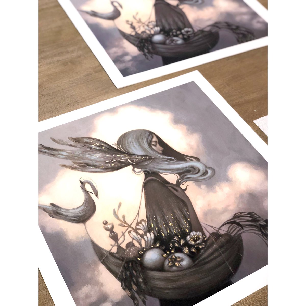 beautifully made “Terra” print edition via <a href="/1xRUN/">1XRUN</a> ~ just 7 prints of the standard edition are left : 1xrun.com/run/amy-sol-te… ✨