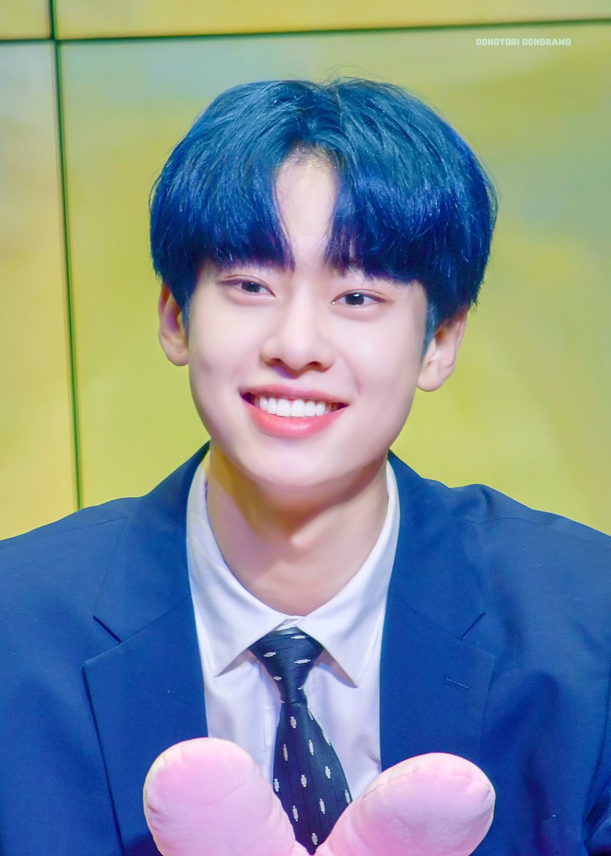 917_dongramg's tweet photo. 191013 신나라 팬싸 HQ🐿️

울 동동이 눈빛에 그냥 녹아부럿지
🙌💕

#AB6IX #에이비식스 #KIMDONGHYUN #DONGHYUN #김동현 #동동이 #동현 https://t.co/IbFKHumPYs