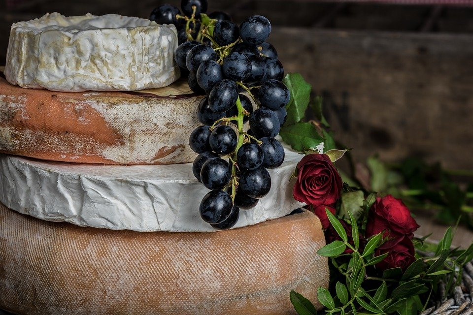 LCEJeanZay's tweet photo. The french people eat a lot of cheese https://t.co/3nUN4lK1Of
