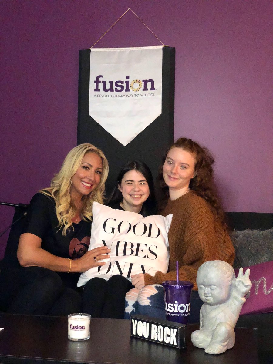 MillenniumMag's tweet photo. @MillenniumMagazine Host, #BestSelling, #AwardWinning
Author and sought-after Celebrity #MakeupArtist @JacquiPhillips is
launching two new series – #TeenTalkShow (in conjunction with #FusionAcademy #Englewood #NJ #AnonymousTruth Podcast on Anchor https://t.co/TELIWMTydg https://t.co/oS7fHnFEZb