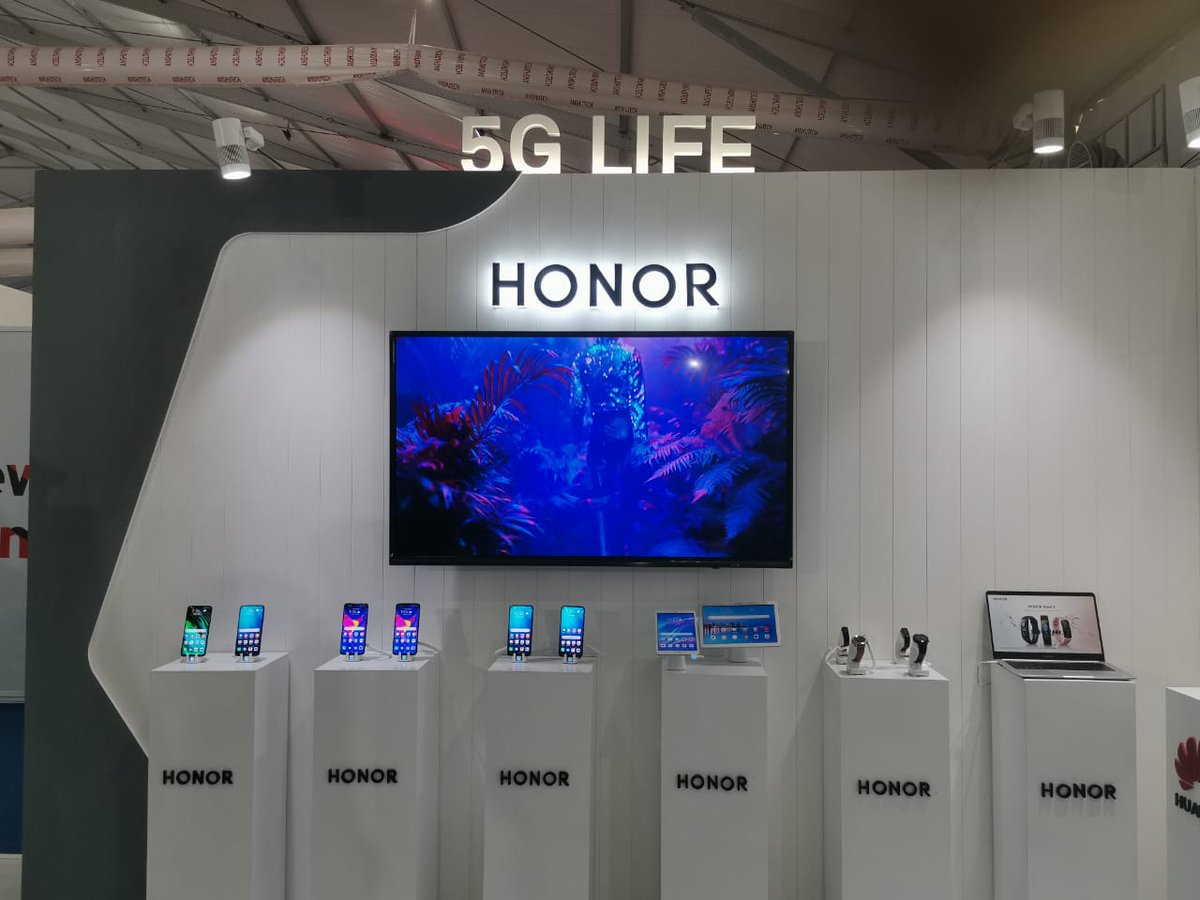 HiHonorIndia's tweet photo. #HONOR has always been a part of technological evolution and 2019 is no exception.🙌🏻
We are happy to unveil the #HONORVISION Smart TV @exploreIMC 2019.📺
Here are a few glimpses of the event.
#HONORatIMC #IMC2019 https://t.co/7GiExwCZVE