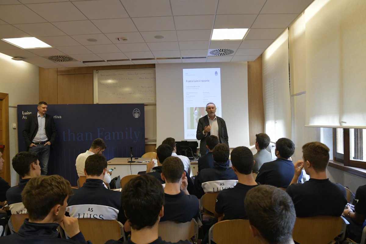 SportLUISS's tweet photo. 🗣 “Quella della #ASLuiss è una visione che vi insegnerà a essere sempre competitivi, ma senza mai perdere di vista il rispetto delle regole”

- Il Direttore dell’Associazione Sportiva Paolo Del Bene apre “Il calcio Luiss si racconta”, in corso nel Campus #Luiss di Viale Romania https://t.co/ArvrjmMpfx
