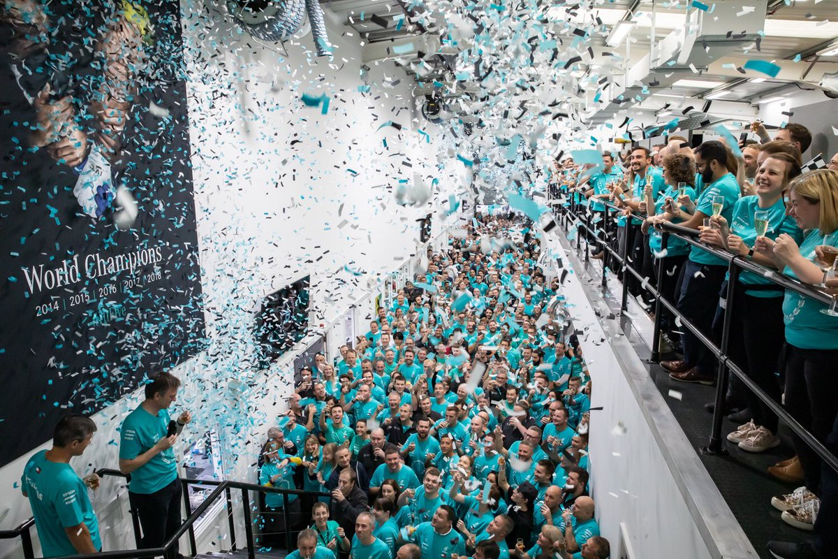 ALL OF THE CONFETTI 🎉🎉🎉