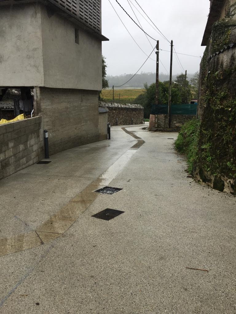 BCNORSL's tweet photo. Terminada la obra de pavimentación en la parroquia de Cores en @CoPonteceso #BCNOR https://t.co/2gjjPBciV4