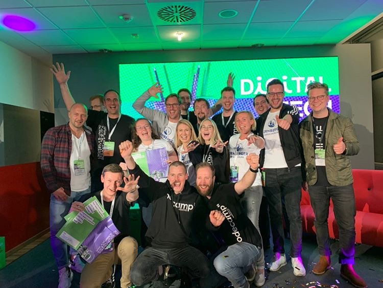 nuernberger's tweet photo. 3 Tage rauchende Köpfe beim #DTS2019 - mit Erfolg: In der Kfz-Challenge holte unser Team "Datapal" den Audience- und den Overall-Best-Award, weil sie ihren innovativen, businessfähigen Prototyp super präsentierten. 👍Danke auch @codecamp_n, @adidas und @zollhofHQ https://t.co/D94hod5mAT