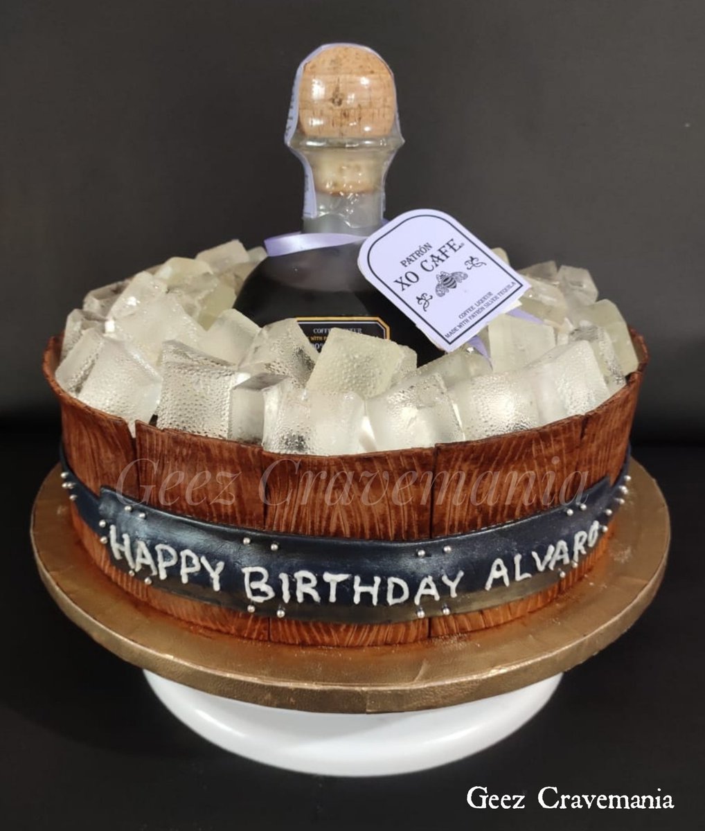 cravemania's tweet photo. #tequila_barrel_cake
Stop trying to make everyone happy, your not tequila .
.
.
.
.
#cakery #cakeboss #cakedecorating #cakestagram #cakedesigner #cakeartistinthemaking .
.
#geez_cravemania♡ #order_4
Stay tuned for more ! https://t.co/mtpG2EI5bg