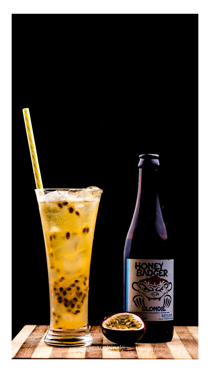 BabaPima_'s tweet photo. 2. PASSION BEER SMASH
NEEDS: Gin, Lime, Passion fruit extract, Simple syrup, Passion juice and a Beer
Shake 2prts gin, 1prt lime, 2prt passion fruit juice, 1 part syrup on ice.
- Put extract in a long glass.
- Pour shake.
- Top up with beer.
#BabaPimaCocktails https://t.co/nlTkH1bCco