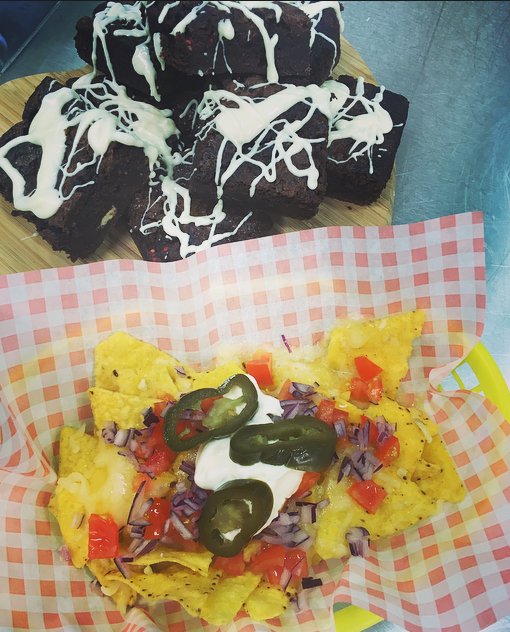 FireFitHub's tweet photo. Tonight is Nacho Night as well as Chicken Wings and Triple Chocolate & Raspberry Brownies! Perfect accompaniments for the match. Kick off is 7:45 #Nachos #Wings #Brownies #homemadefood #firefitfood #firefithub #toxteth #toxtethcommunity https://t.co/4SaM63dWKO