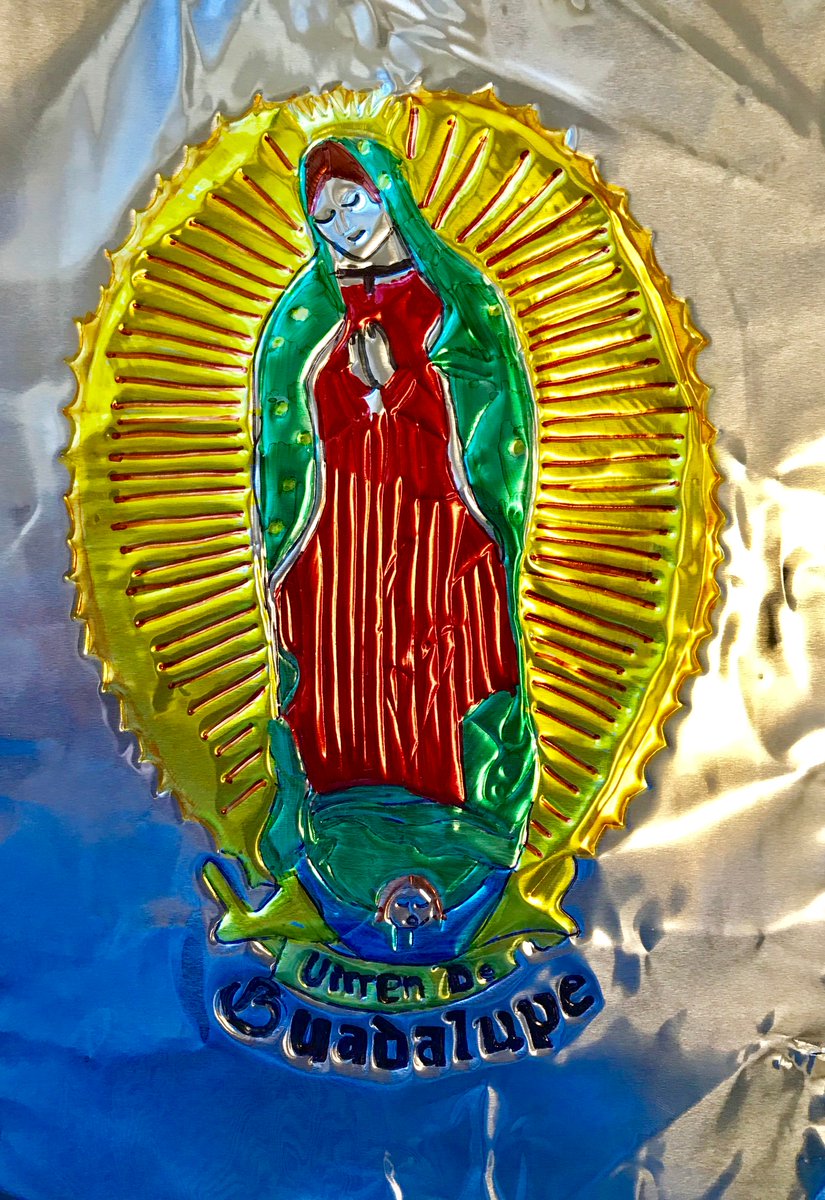 8th grader Citlaly Nunez transferred into art late,,, And she has been a superstar ever since! All of her work is incredible. #STMS #weareltusd #STMSpride