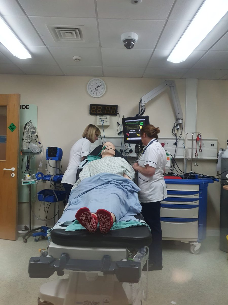 therapy_acute's tweet photo. To celebrate AHP day (Allied Health Professionals) some of our Physiotherapists practiced their skills in our Sim suite!
AHP’s Part of the NHS team! https://t.co/rXh5c3cB6Q