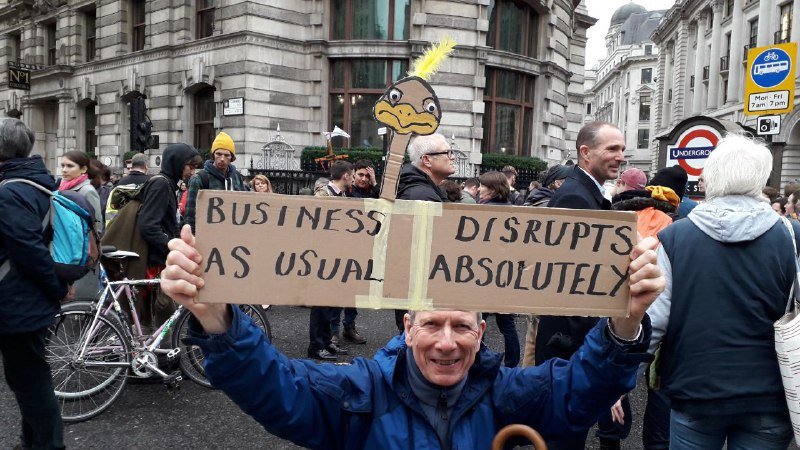 FarnhamXr's tweet photo. More photos of and by our #XRFarnham Rebels at Bank, London today. #TheTimeIsNow https://t.co/ptRyPgDEN3