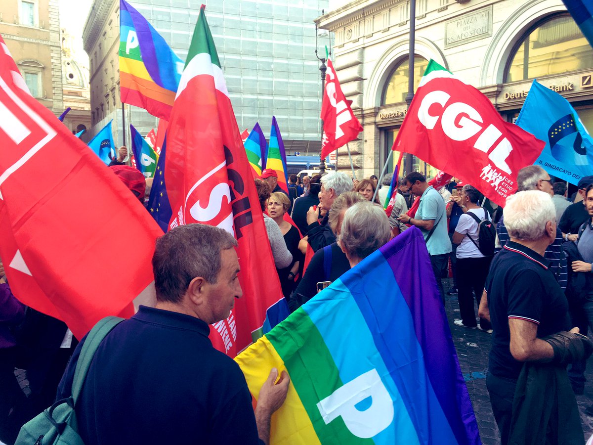 cgilnazionale's tweet photo. #CgilCislUil adesso in piazza a Roma #conilpopolocurdo
insieme ad @Anpinazionale @emergency_ong @MagDemocratica perché le istituzioni italiane ed europee devono esercitare ogni forma di pressione per fermare
#Kurdishgenocide https://t.co/tC8Ka0KzWJ