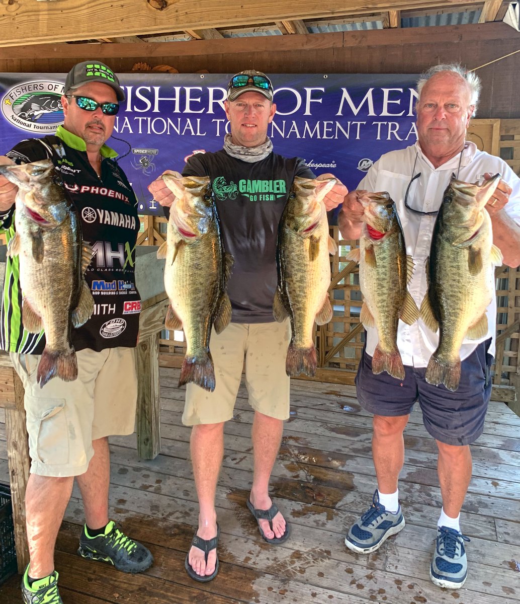 gamblerlures's tweet photo. When you catch a 2 day total weight of 60.54lbs on a Junebug #Sweebo - Jeremy Smith flexing that #MondayMonster muscle!!!
#realfishing #giants #tournament https://t.co/58opiXqYGB