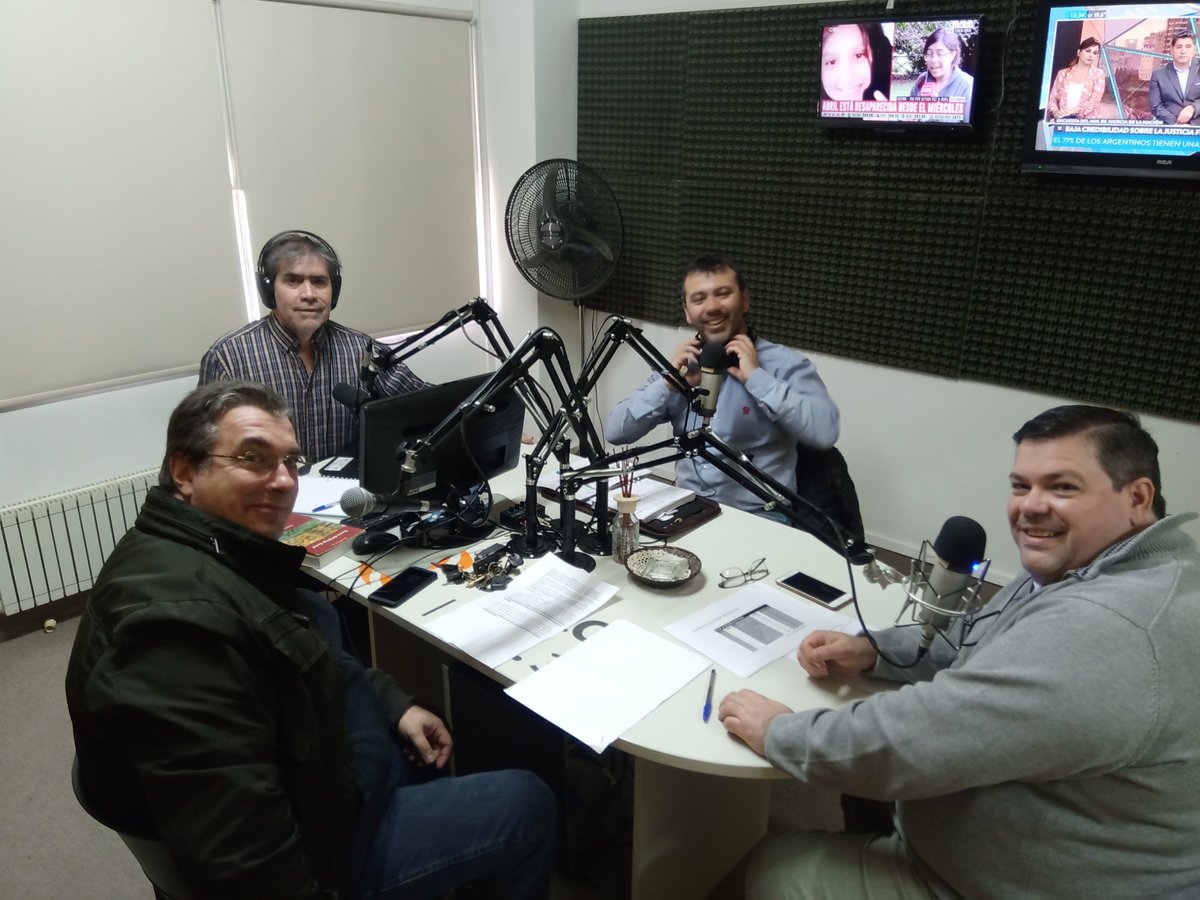 numeros_crd's tweet photo. Al equipo actual/reciente:
@caterinamilone
#MarceloGarcia
@FrankLanger
#AlejandroJones
@Sil_EMartinez
#VeronicaCruz
#JuanCarlosGuazzone
@nelson_claves
#LeoPollach
@Paulixbar
#JimenaVillafañe
Gracias enormes x acompañarnos! https://t.co/mdMn6puu9L