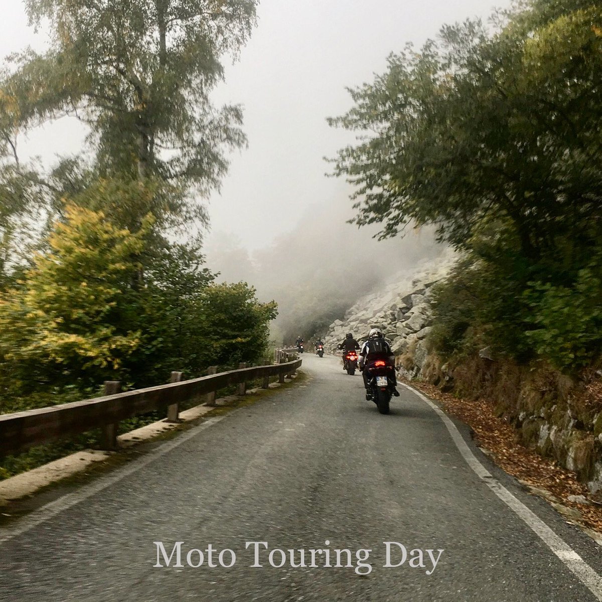 MotoTouringDay's tweet photo. Viaggiare senza aspettative 🏍✌🏼🏍
#mototouringday #mototouring #itineraridimontagna #insella #percorsiinmoto #inmontagna #stradedimontagna #viaggiinmoto #mototravel #travel #motori #storybikers 😎 https://t.co/9iI6J2w3Ad