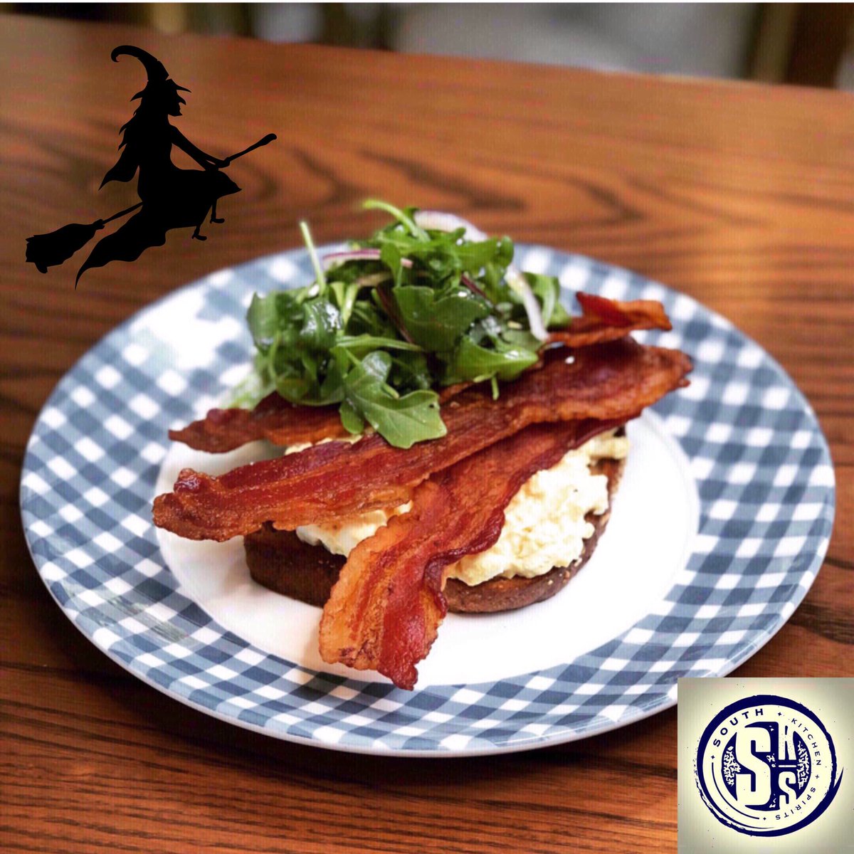South_Kitchen's tweet photo. Lunch! This Bacon Egg Salad Toast is the B.E.S.T! Traditional chunky egg salad on griddled multigrain toast with hickory smoked bacon and local arugula tossed in a light Champagne truffle vinaigrette. 😋 #southkands #jax https://t.co/ZRVDdKYJGB