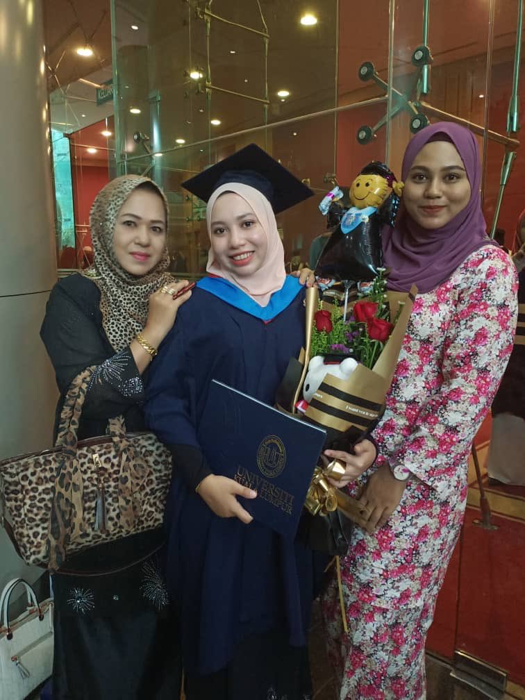AmyliaAzna's tweet photo. MyLove❤️. Thanks a lot to my family,Husband n Friends yg always bersama n support me. LOL🌹
#convocationunikl #uniklconvo2019 https://t.co/SAIZX7nawr