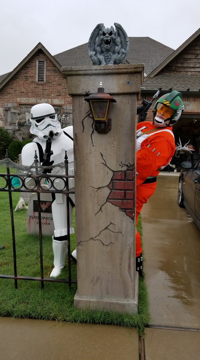 OK501st's tweet photo. We’re back at Lawn of the Dead for some haunts and fun this year. Only 17 days left until Halloween!
#ok501st #countdowntohalloween #501stlegion #kesselbase #halloween https://t.co/Aga3wyUJ8U