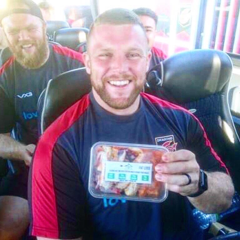 dragonsrfc's tweet photo. We are delighted to be working with partner @TheHealthHut1 this season🥦🥑🥝😃

Season Members @dragonsrugby get 1⃣5⃣% off in store on food &amp; drink 🙌

Don't forget your card - Eating clean has never been so easy 👍

#healthhut #healthy #newport #eatclean https://t.co/H7AEomS4eq