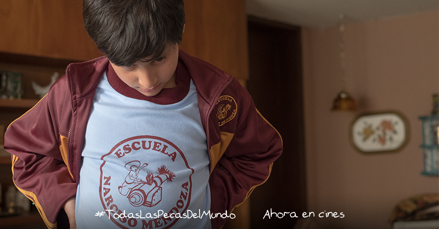 laspecaspeli's tweet photo. 👍 ¿Cuántos likes para el hermoso uniforme de la secundaria “Narciso Mendoza”? 🔝❤️ #TodasLasPecasDelMundo ya en cines. 🎥 https://t.co/oMa9ofNFZs