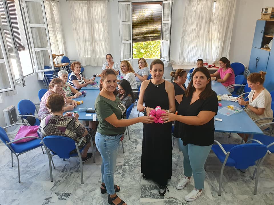 GuadalinfoChuce's tweet photo. El Centro Guadalinfo Chucena, un año más comienza con la 🧶 II Edición del Urban Knitting Chucena.🧶
El primer reto marcado en nuestro taller son "Pulseras Solidarias" para el día contra el Cáncer de Mama que se celebrará el próximo 🗓 19 de Octubre. 🗓 https://t.co/p6xbZImCfP