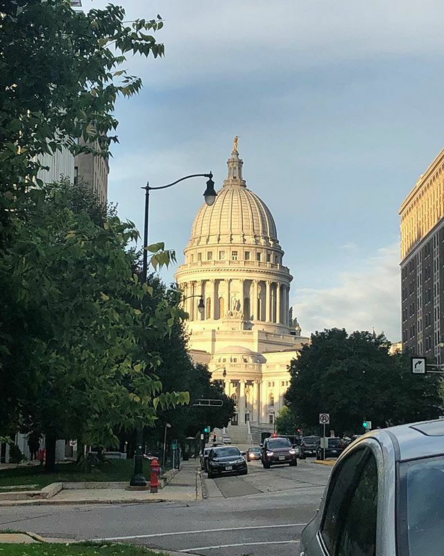 mi_travesia's tweet photo. The past months have been pretty wild, pretty crazy! This is a photo of the Capitolio located in Madison, Wisconsin. Fyi Milwaukee is much better than Madison but you can try both! #madison #midwest #usa #capitolio #wisconsin #milwaukee #travel #trip #yo… https://t.co/TbaptqnIkP https://t.co/41XLpRs5Mw