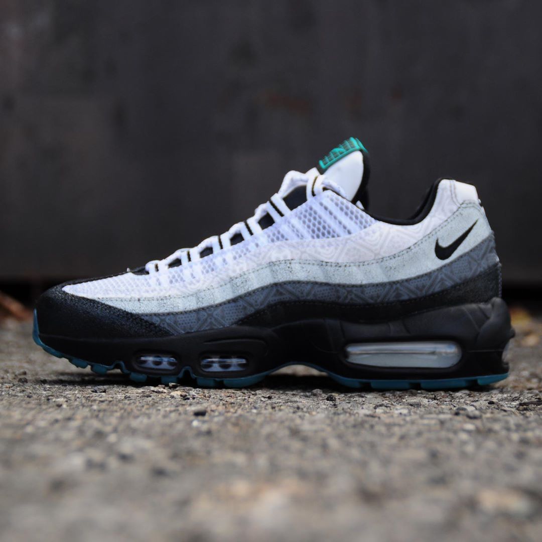 The Closet Inc. en Twitter: "Holiday 2019 Collection Nike Air Max 95 “Day  Of The Dead" Men's Sizes CT1139 $215.00 CAD Available in all store  locations and on https://t.co/VX72vYdwcS Free Canadian Shipping