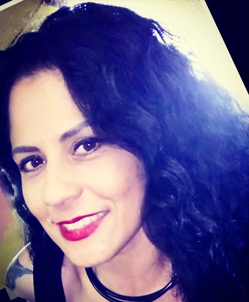 RUTHMILCA's tweet photo. espejo cósmico.. salud!!!
💀🎥📺🖤 🔥
#ruthmilca #conductorarock #comunicologa #mexicana #locutora #camarografa #conductora #retrato #mexicanwoman #curls #girls https://t.co/9QSJTv4fsJ