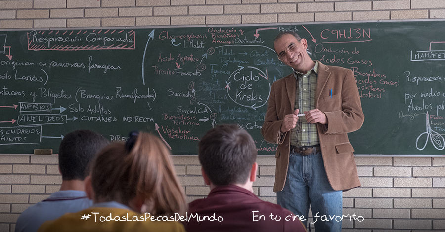 laspecaspeli's tweet photo. 👁 Ver el pizarrón y no tener idea de lo que está sucediendo siempre va ser un clásico. 😱 #TodasLasPecasDelMundo ya en cines. 🎥 https://t.co/7WsVyDCwEI