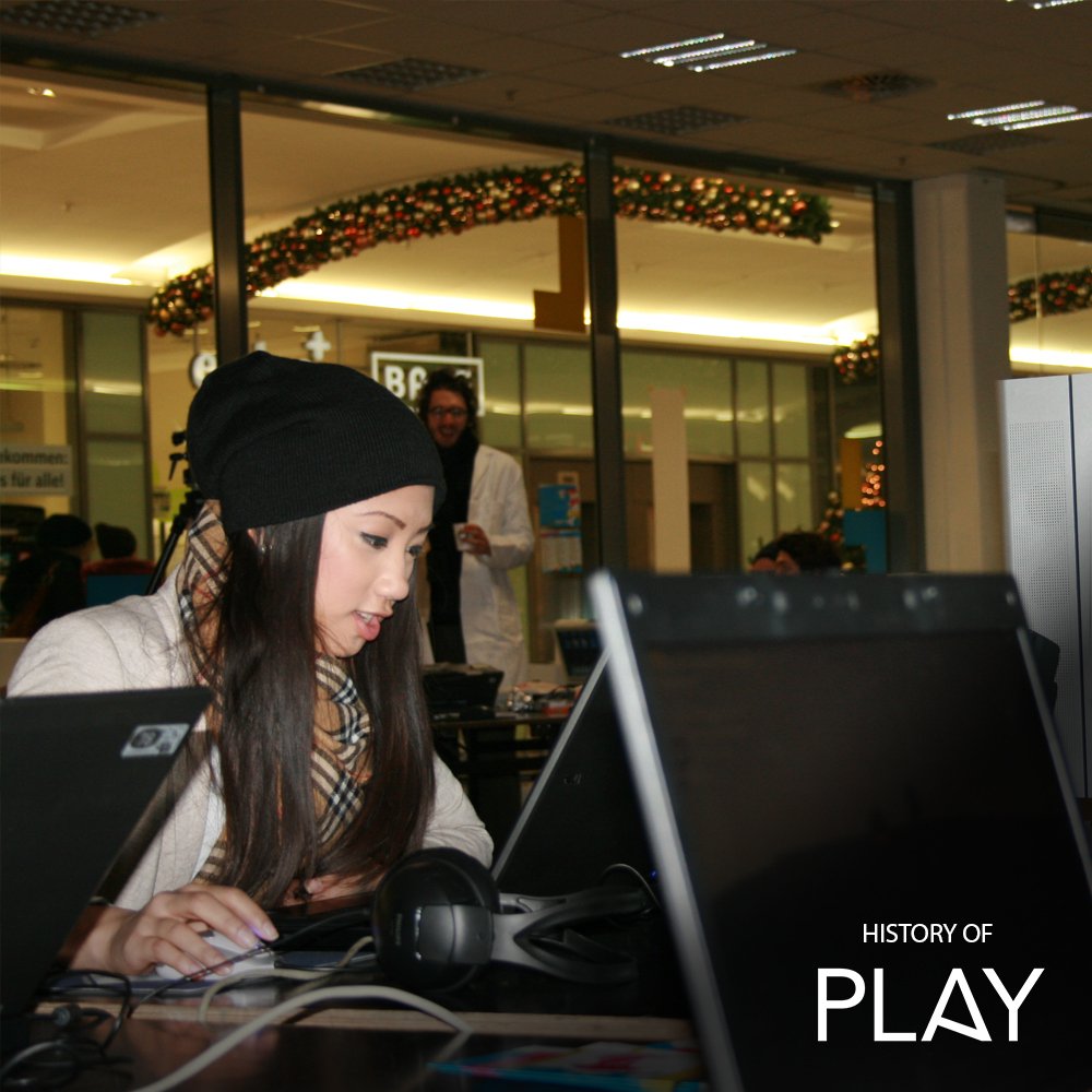 _PLAYfestival's tweet photo. #HistoryOfPLAY – 2010: @andreshedrich : “What a program at #PLAY10! In the display window of the FH Potsdam we had the PLAY-LAB once again but also dance battles! Who is better? The digital figures of Urban Terror or the PLAY team led by a ballet dancer?” https://t.co/JvvgSeZnIk