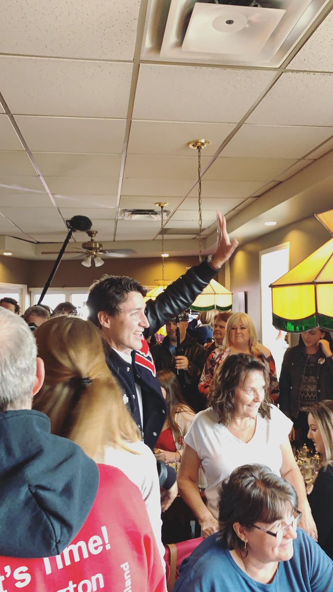 TiffanyTourlas's tweet photo. Honoured to have @KatieOmstead and her team today at our family Breakfast location in tilbury Flapjacks! Great turn out and thank you to @JustinTrudeau for coming to support #ChooseForward https://t.co/HjlMm67S83