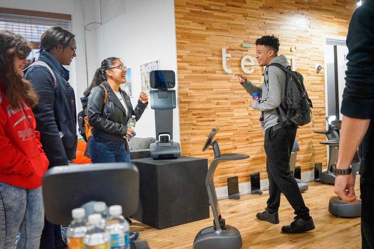 robotemi's tweet photo. With education, our focus is perspective expansion.
Imagine the limitless possibilities of development that can come from the world’s first personal robotics platform.
https://t.co/uFZ7IK3ZLx
#temiEducation #temi101 #temiRobot https://t.co/MJaYt0sis8
