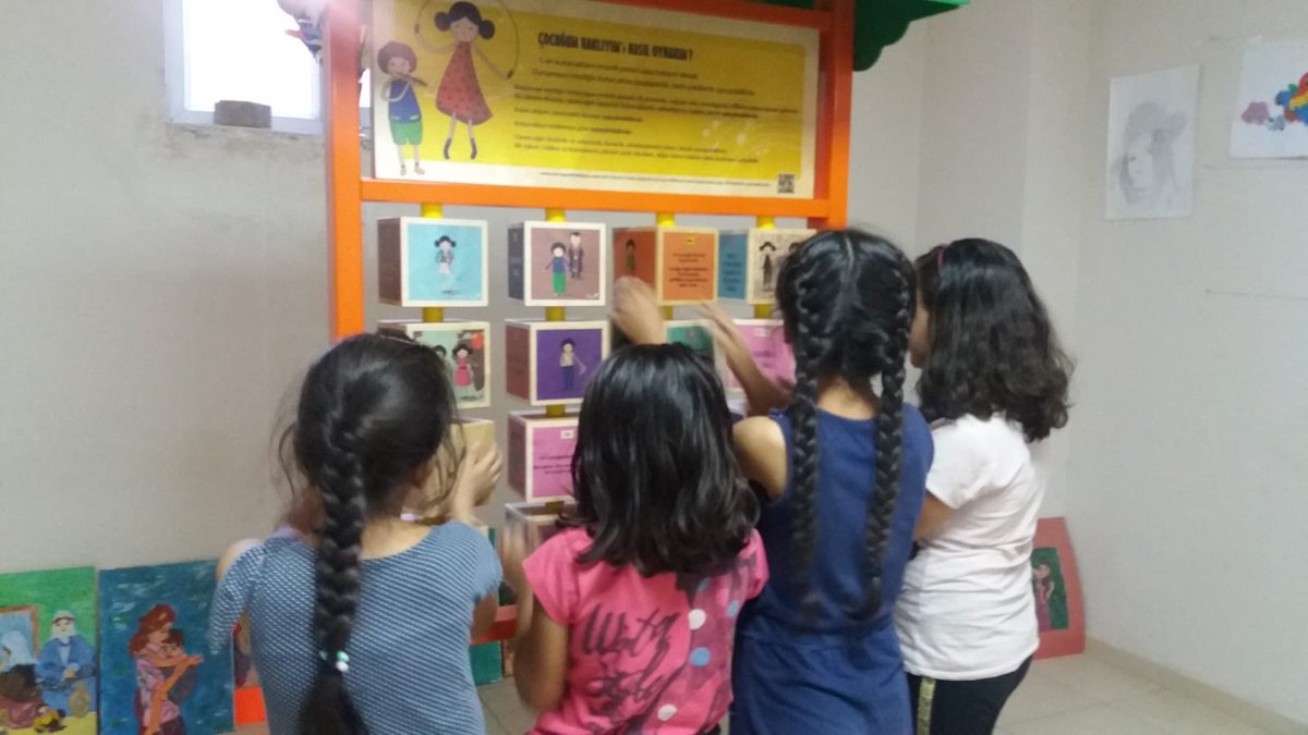 cocugumhakliyim's tweet photo. Mardin Kiziltepe Leading Women's Association is with us! Children from Mardin know their rights now! Our goal is to teach kids from every region and every province of Turkey. #childrensrights #rightboxes https://t.co/bFvU18AwIY