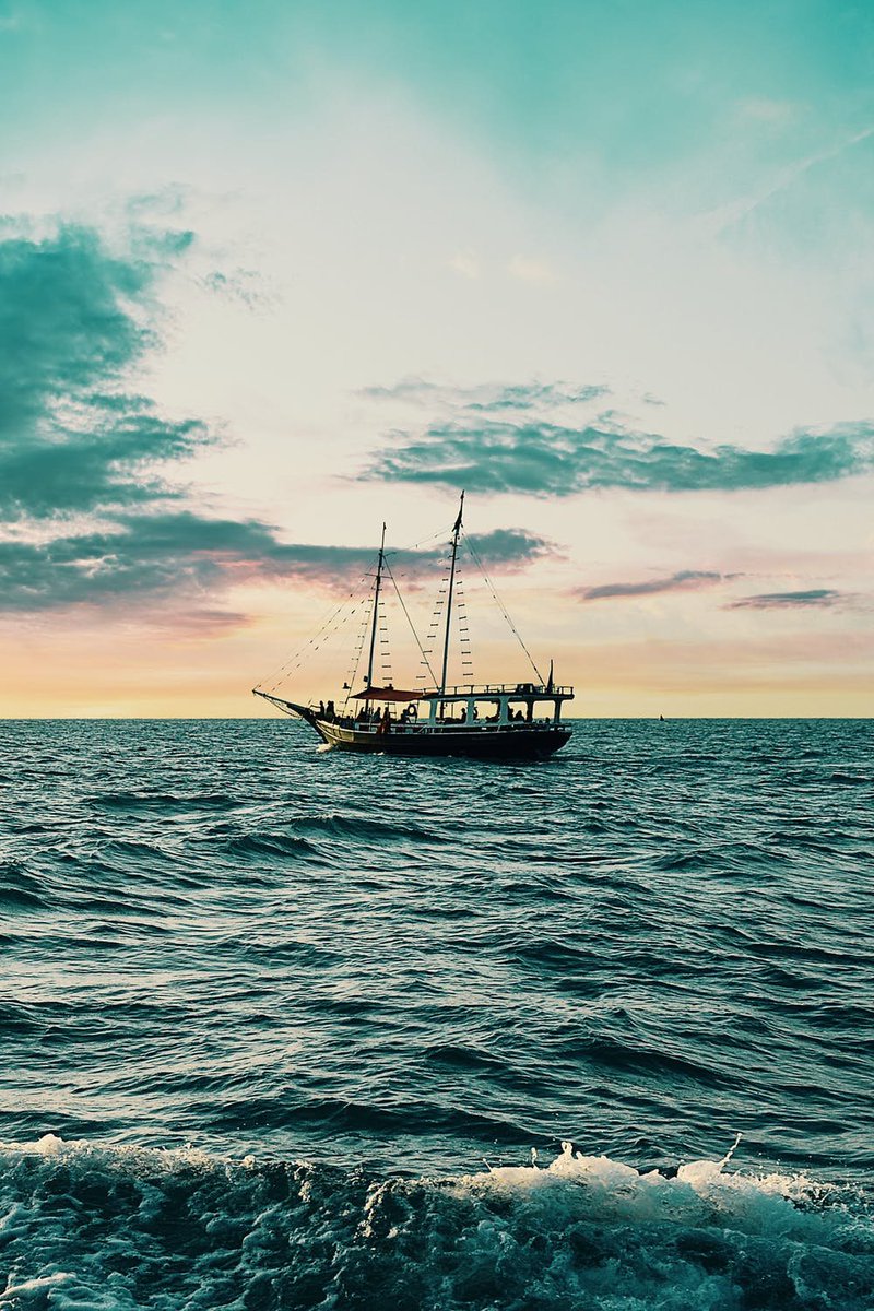 CPRIllinois's tweet photo. Happy Columbus Day! May you find new adventures with those you love as you travel and explore our beautiful planet. https://t.co/r2DyzjKdub
