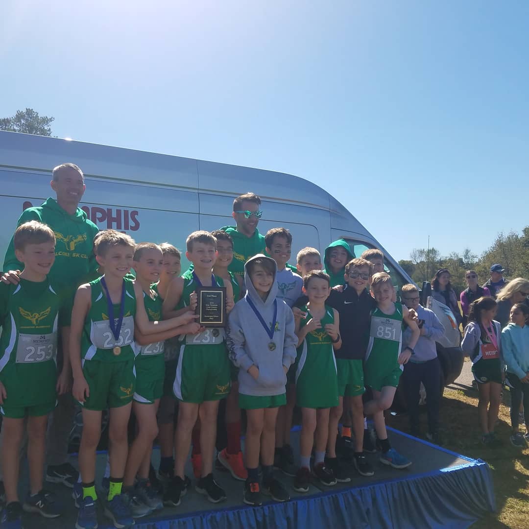 FarmingtonElem's tweet photo. Congratulations to our Falcons Cross Country team! Both the boys and the girls finished second in the regional race this weekend!!! #runfalconsrun 💛🏆🥈💚 https://t.co/NdWVA6oRhw