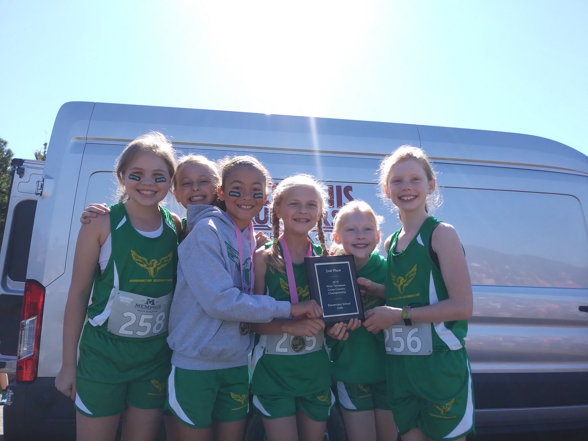 FarmingtonElem's tweet photo. Congratulations to our Falcons Cross Country team! Both the boys and the girls finished second in the regional race this weekend!!! #runfalconsrun 💛🏆🥈💚 https://t.co/NdWVA6oRhw