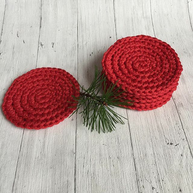 ArtimaDecor's tweet photo. Set of #red cup #coasters *** https://t.co/W2269VNqb3 https://t.co/nFt8XVvQmE
