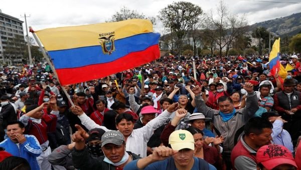 Rev_TintaVerde's tweet photo. «Como resultado del diálogo se establece un nuevo decreto que deja sin efecto el decreto 883, para lo cual se instala una comisión que elaborará este nuevo decreto», anunció el coordinador de las Naciones Unidas en Ecuador
#Mundo #Ecuador #FMI
https://t.co/y3qKI5PJdl https://t.co/N2ZvRMrdvi