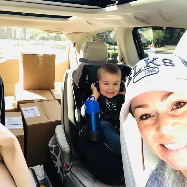 KatesPlaters's tweet photo. My delivery buddy today! https://t.co/6k8pb5vS5I https://t.co/IDTDXJZQps