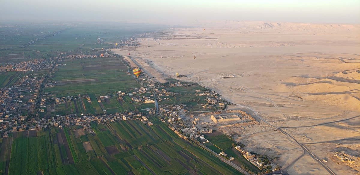 aroweTHD's tweet photo. Got up at 3am for a sunrise hot air balloon flight and a visit to the valley of the kings before it hit the days max temp of 110°. Went inside 3 of the 62 tombs found so far. #hitairballoon #valleyofthekings #itstoohot https://t.co/Lx1SzyMs2r