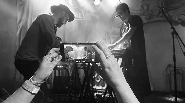 franz_matthews's tweet photo. Pic by @katjaruge > by @localsuicide , or the other way round ? I don't know, I'm lost. 🤷🏾‍♂️ #doubletrouble #inception #rbf19 #tbt #hamburg @reeperbahn_festival 
#live #postdisco #tw https://t.co/SYJRKnj8hy https://t.co/rWuZ3vFg6v