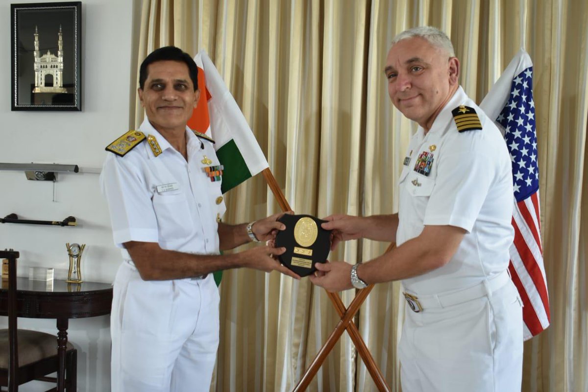 #USSEmorySLand @USNavy Submarine Support Ship on a Goodwill Visit to #EasternNavalCommand was accorded a warm welcome at #Vizag today. 

#ProfessionalInteraction #SubjectMatterExpert Exchanges(SMEE) & #Crossvisits of #IndianNavy & #USNavy personnel planned during the stay.