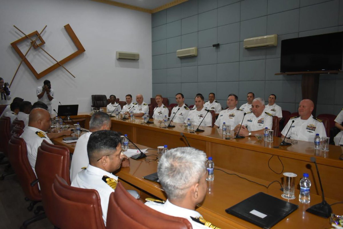 indiannavy's tweet photo. #USSEmorySLand @USNavy Submarine Support Ship on a Goodwill Visit to #EasternNavalCommand was accorded a warm welcome at #Vizag today.
#ProfessionalInteraction #SubjectMatterExpert Exchanges(SMEE) & #Crossvisits of #IndianNavy & #USNavy personnel planned during the stay. https://t.co/xeJu11h4Ae
