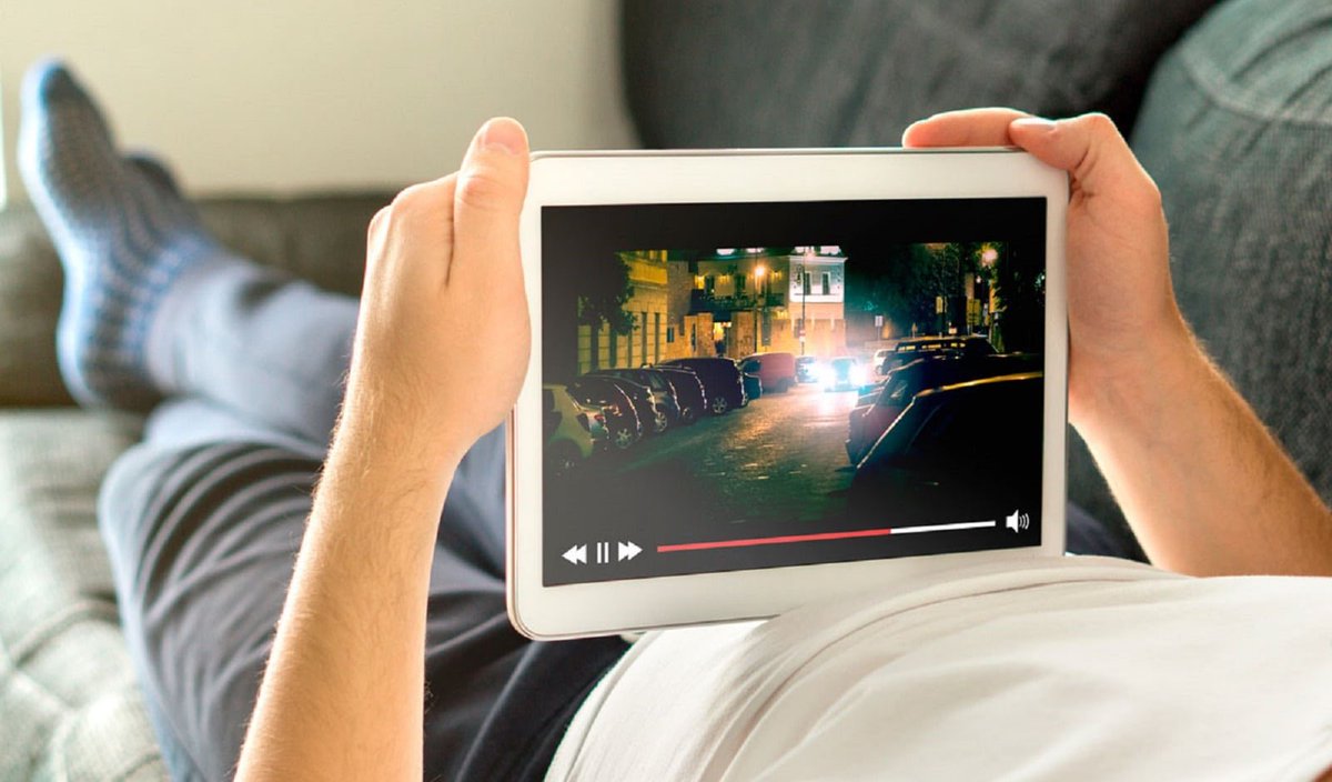 ITU's tweet image. Beyond #HEVC news.itu.int/beyond-hevc-pr… Versatile #VideoCoding project on course for completion by mid-2020 
#WorldStandardsDay