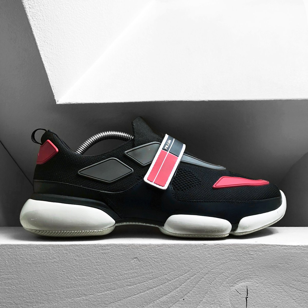 everydaysupply's tweet photo. 🔵 Available

Prada Cloudbust x Mr. Porter

Link > https://t.co/5sWQxcZ3cP https://t.co/YN7wf3pJY6
